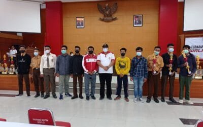 SISWA SMK ISLAM 1 BLITAR SABET JUARA TURNAMEN CATUR PELAJAR