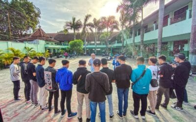 Potret Pemberangkatan Para Pekerja ke PT Armada Trans Persada dari SMK Islam 1 Blitar
