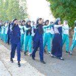 Latihan Baris Berbaris Siswa SMK Islam 1 Blitar Menarik Perhatian Warga