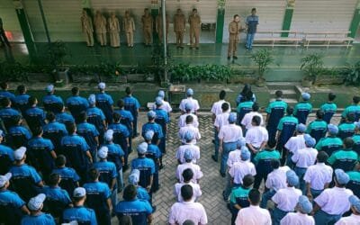 Upacara Bendera di SMK Islam 1 Blitar, Pembina Upacara : Dorong Semangat Jaga Nama Baik Sekolah dan Diri Sendiri
