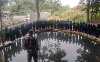Membangun Semangat Bela Negara: Siswa-siswi SMK Islam Jalani Diklat oleh Kodim 0808 di Lapangan Jatimalang dan Kolam Renang