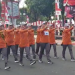 Guru SMK Islam 1 Blitar Antusias Ikuti Gerak Jalan Menyongsong Dirgahayu Indonesia ke-78