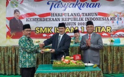 Tasyakuran Meriah Sambut HUT RI ke-78 di Aula SMK Islam 1 Blitar