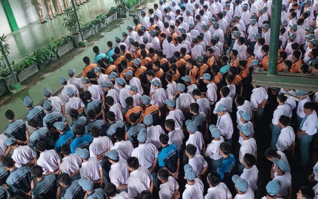 Upacara Hari Senin di Halaman Bengkel SMK Islam 1 Blitar: Ketua Jurusan TKR, Masa Depan Lulusan SMK Islam 1 Blitar