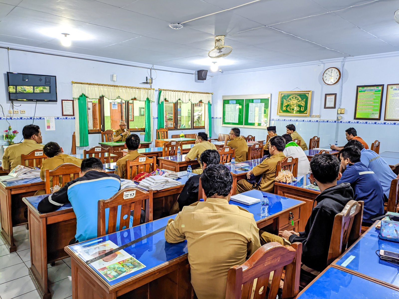 Koordinasi Pendampingan Supporter Sepak Bola SMK Islam 1 Blitar pada Babak Final