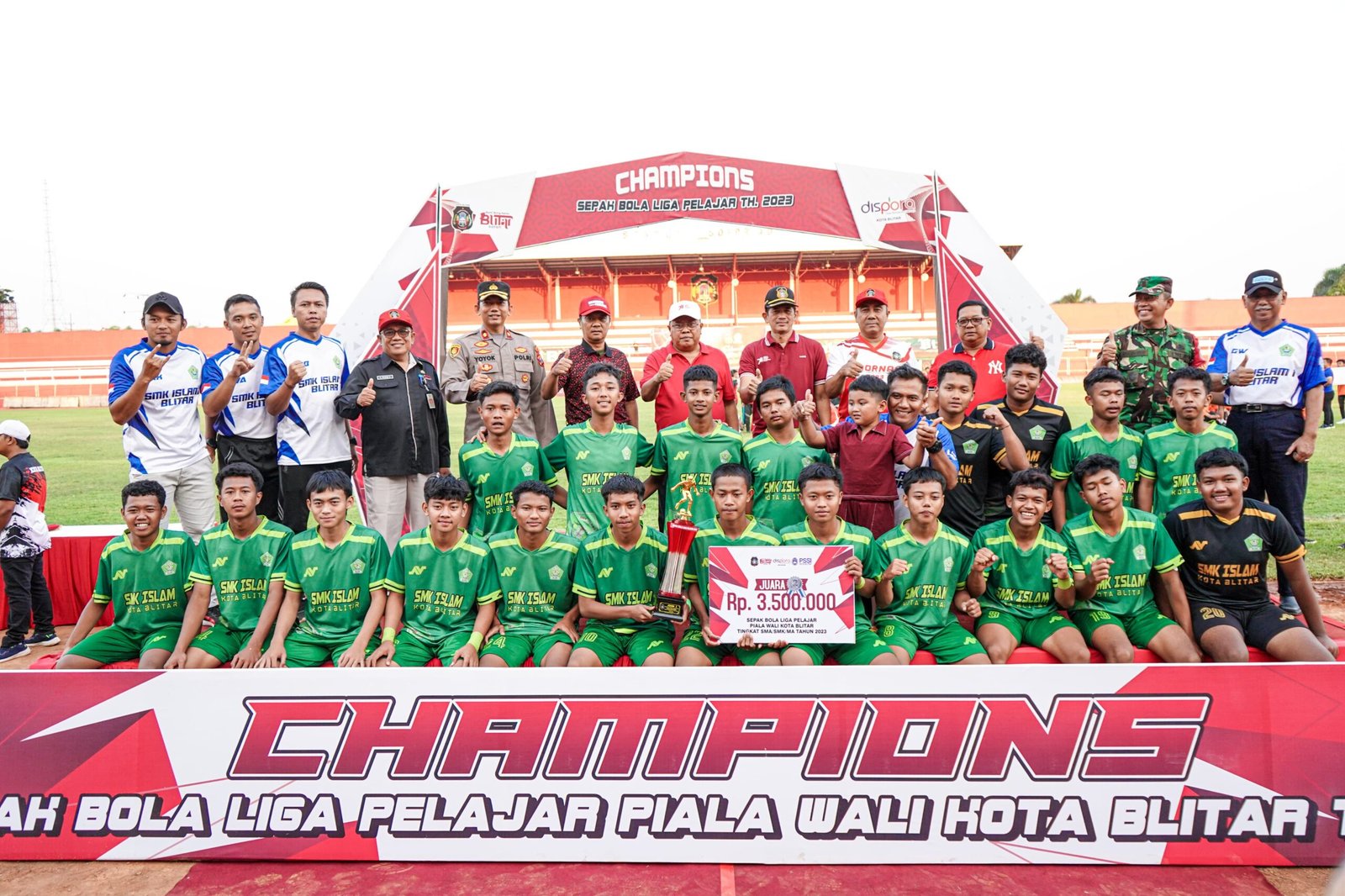 SMK Islam 1 Blitar Memenangkan Juara 2 dalam Kompetisi Liga Pelajar Walikota Cup 2023