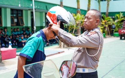 Edukasi Safety Riding Bersama Satlantas Polresta Blitar dan MPM Distributor di SMK Islam 1 Blitar