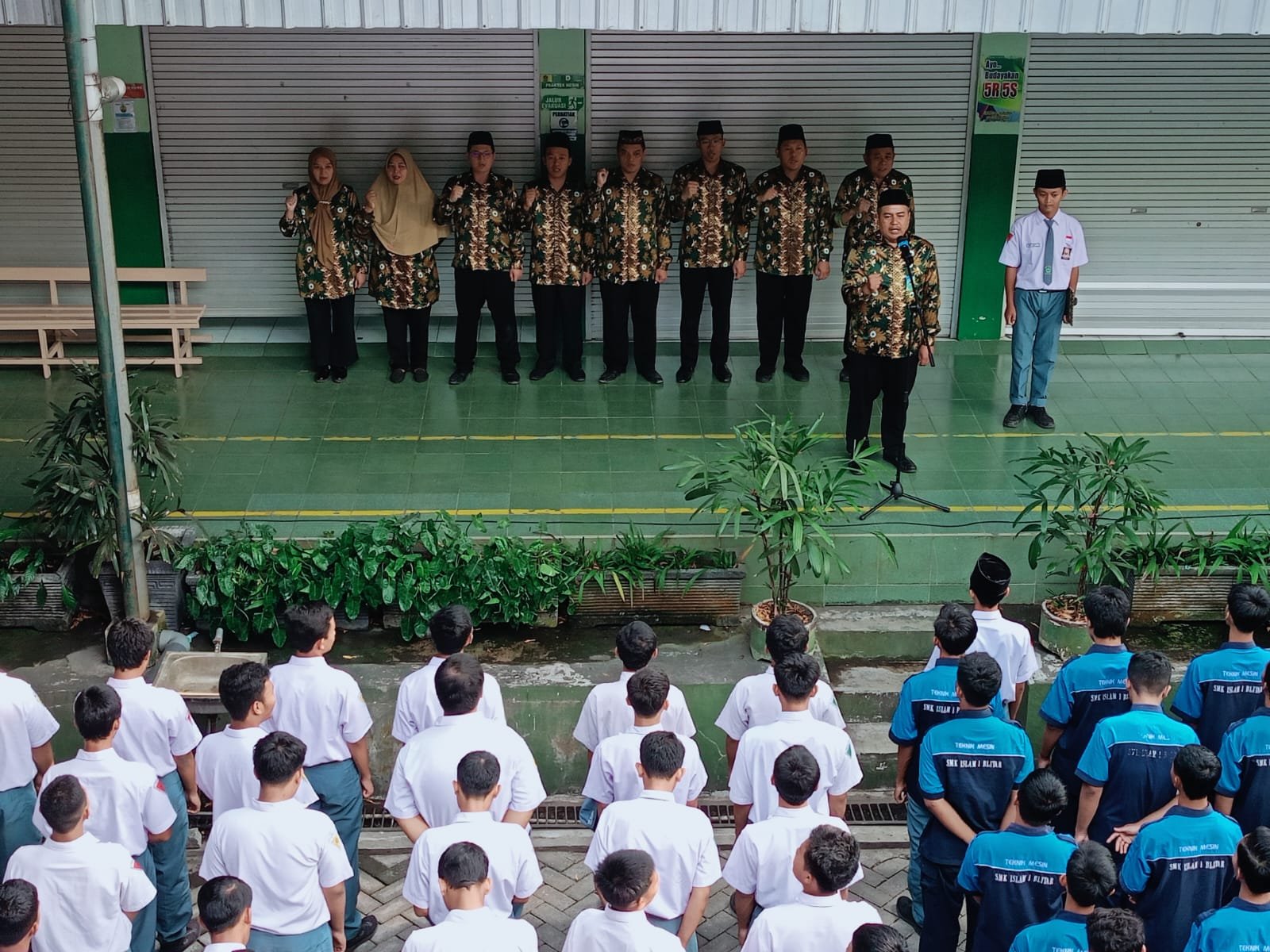 Upacara Hari Santri Nasional di SMK Islam 1 Blitar: Menciptakan Semangat Santri yang Berdedikasi