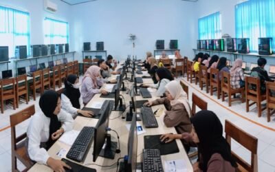 Universitas Terbuka Malang Gelar Ujian Akhir Semester di SMK Islam 1 Blitar dengan Puluhan Mata Kuliah Diujikan