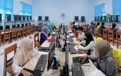 Universitas Terbuka (UT Malang) Menjadi Pelopor Pendidikan Jarak Jauh: Ribuan Mahasiswa Ikuti Ujian Akhir Semester di SMK Islam 1 Blitar