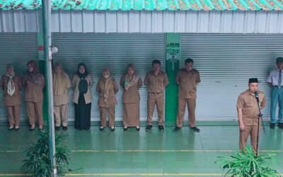 Upacara Apel Rutin: Pesan Pembina Upacara Abdul Majid M.Pd I untuk Siswa-siswi SMK Islam 1 Blitar