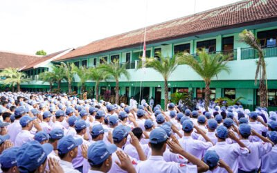 Semarak Kebangsaan: SMK Islam 1 Blitar Gelar Upacara Bendera Memperingati Hari Kartini 2024