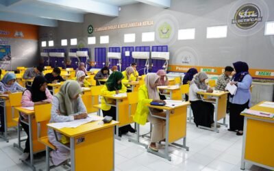 Universitas Terbuka Malang Gelar Ujian Tatap Muka Serentak di SMK Islam 1 Blitar