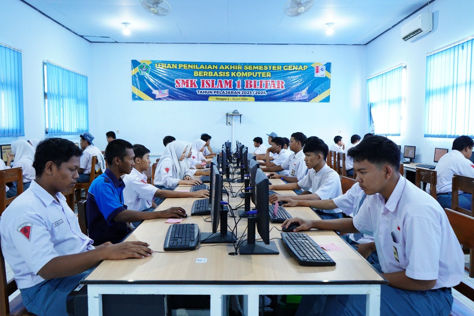 SMK Islam 1 Blitar Gelar Penilaian Akhir Semester Genap 2024 Berbasis Komputer. Begini Situasinya !