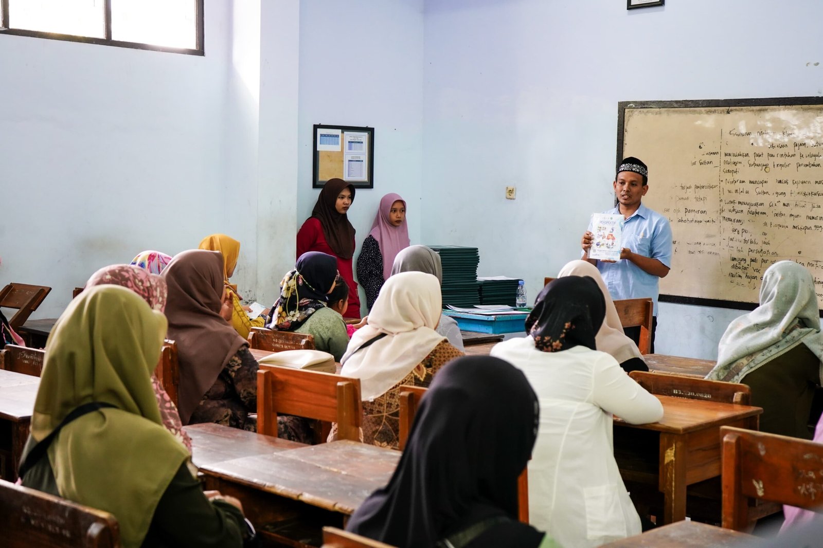 Penerimaan Raport Semester Genap TP. 2023/2024 Disambut Gembira oleh Ribuan Siswa/i SMK Islam 1 Blitar