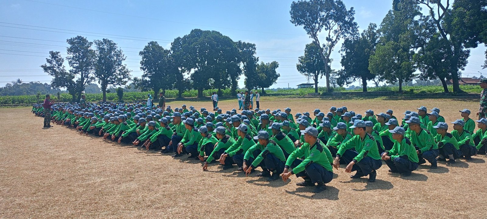 Aksi Bela Negara oleh Siswa-Siswi SMK Islam 1 Blitar di Lapangan Jatimalang