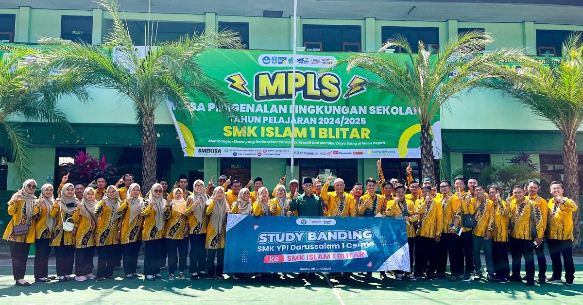 Kunjungan Studi Tiru SMK YPI Darussalam 1 Cerme ke SMK Islam 1 Blitar