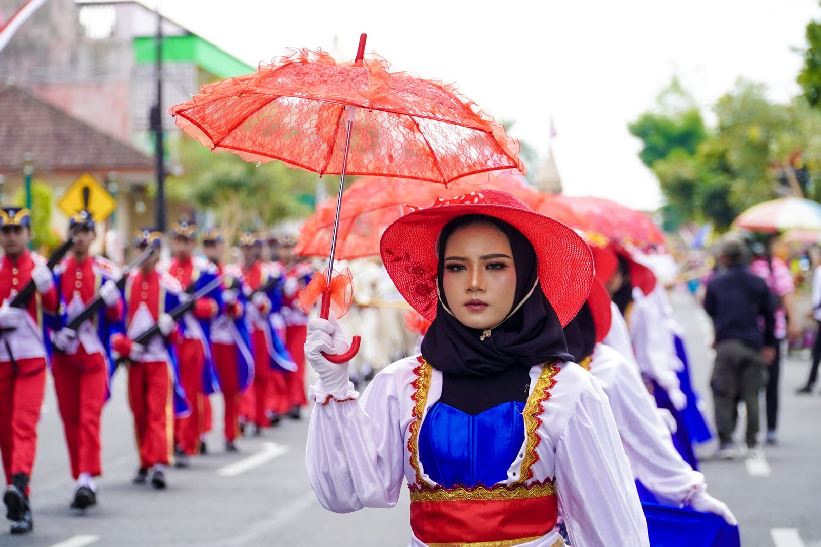 SMK Islam 1 Blitar Hidupkan Semangat PETA di 3rd Kepanjenkidul Carnival 2024: Sebuah Penampilan Penuh Patriotisme dan Kreativitas