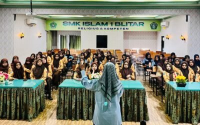 SMK Islam 1 Blitar Adakan Pembinaan Karakter untuk Siswi, Bahas Pemahaman LGBT dan Tantangan Remaja di Era Digital