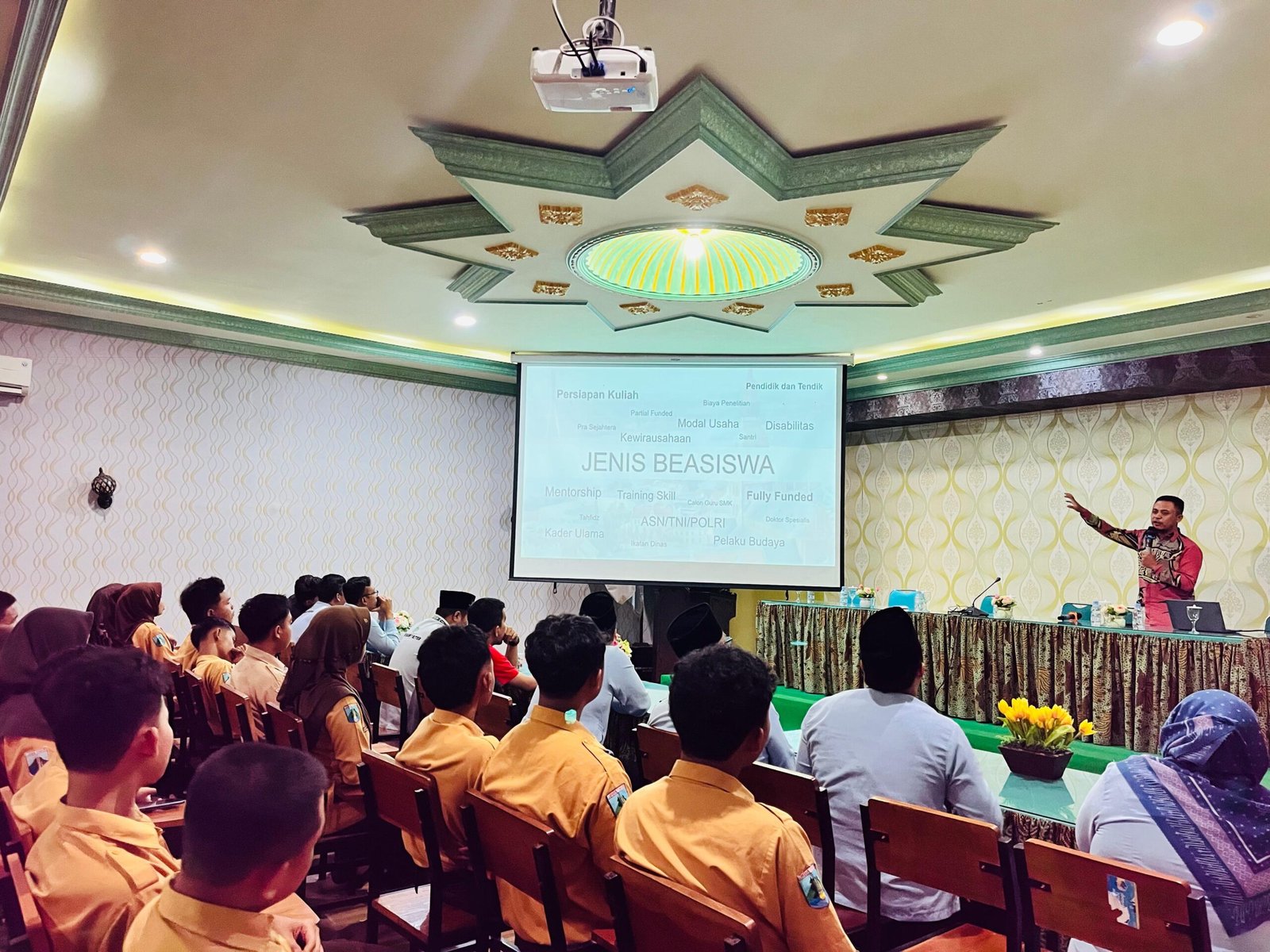 SMK Islam 1 Blitar Sambut Kunjungan Mario Andrianto, Fasilitator SMK PK Pemadanan dari Direktorat SMK