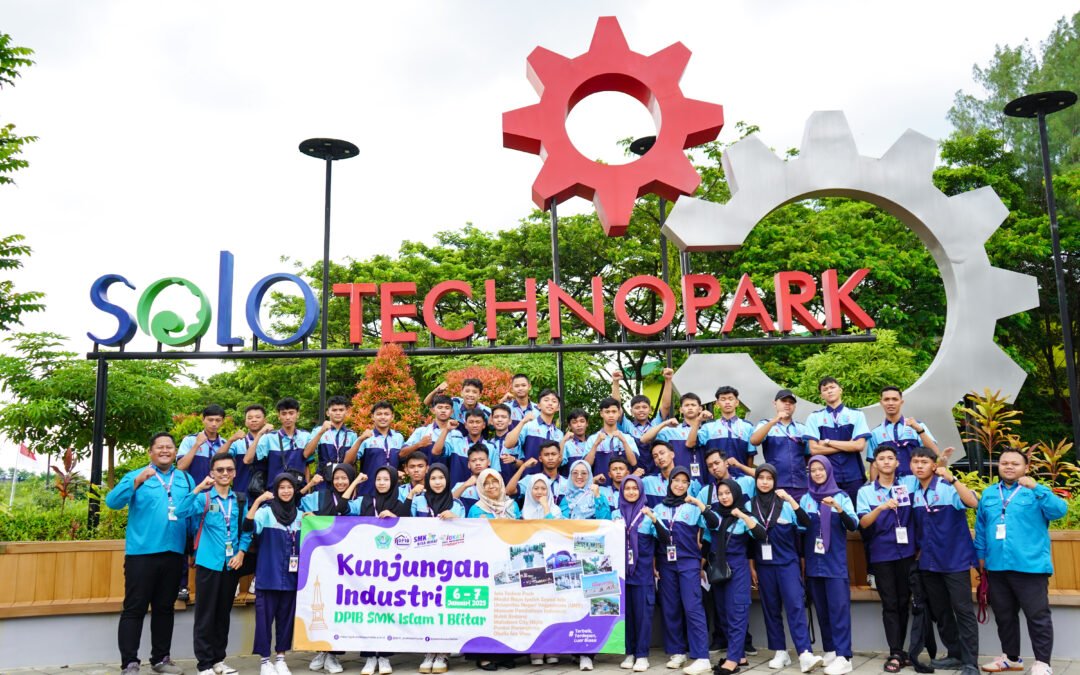 Eksplorasi Teknologi dan Pendidikan: Siswa DPIB SMK Islam 1 Blitar Jelajahi Solo Technopark & Universitas Negeri Yogyakarta