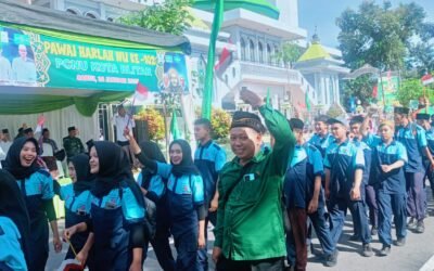 Ribuan Siswa-Siswi Maarif NU Meriahkan Pawai Harlah NU ke-102 di Kota Blitar