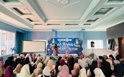 Pondok Ramadan Keputrian SMK Islam 1 Blitar: Pembekalan Ilmu Fiqih untuk Siswi Putri