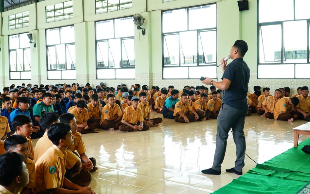 SMEKISA Gelar “Industri Mengajar” Bersama PT. Sumber Alfaria Trijaya Tbk