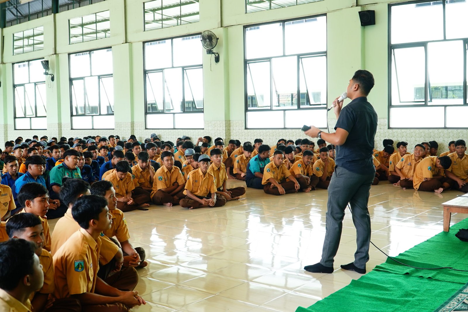 SMEKISA Gelar “Industri Mengajar” Bersama PT. Sumber Alfaria Trijaya Tbk