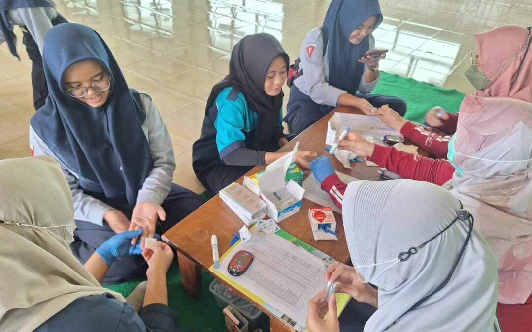 Pemantauan Kesehatan Remaja Putri: Langkah Nyata Cegah Anemia di SMK Islam 1 Blitar