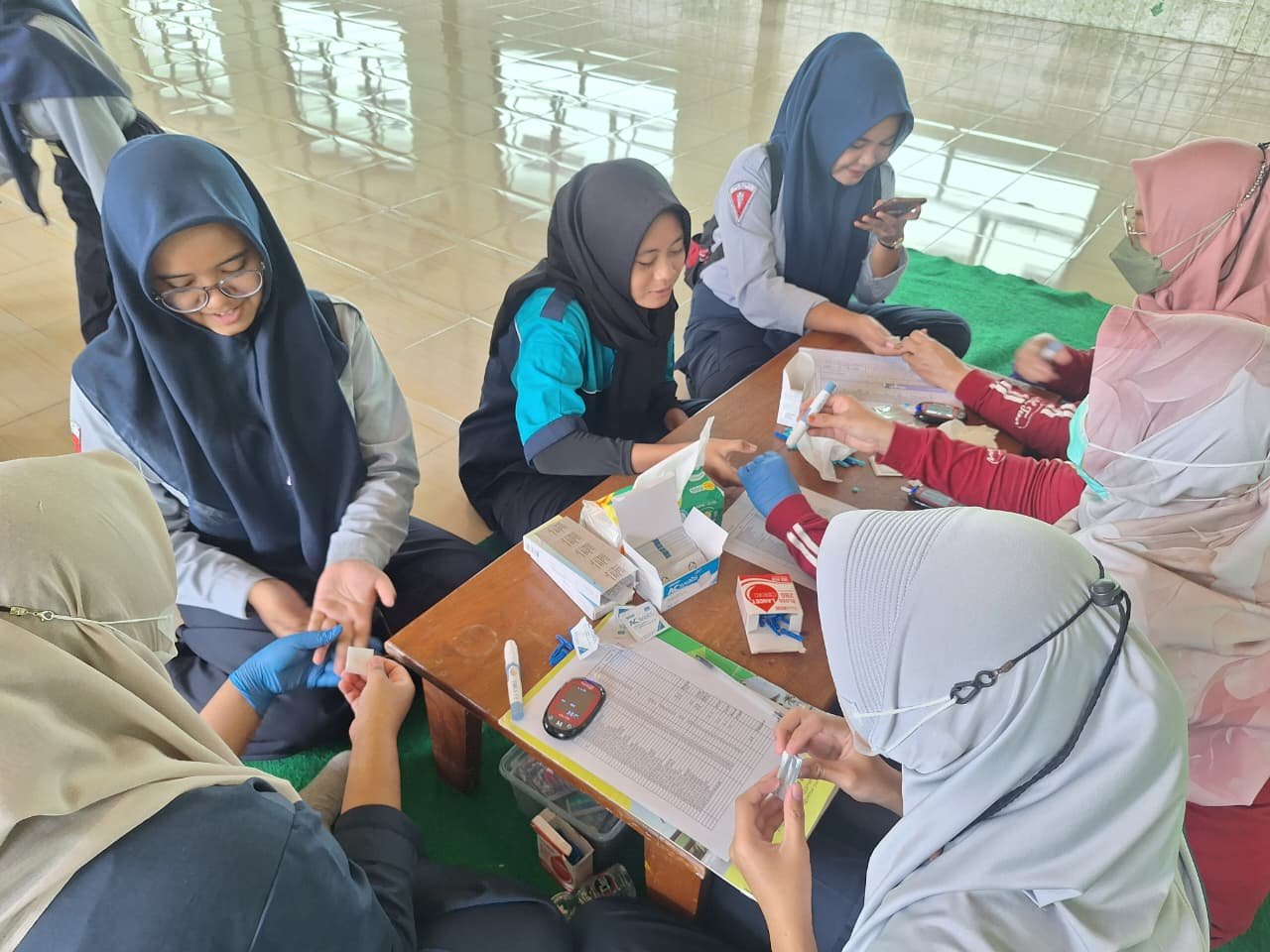 Pemantauan Kesehatan Remaja Putri: Langkah Nyata Cegah Anemia di SMK Islam 1 Blitar
