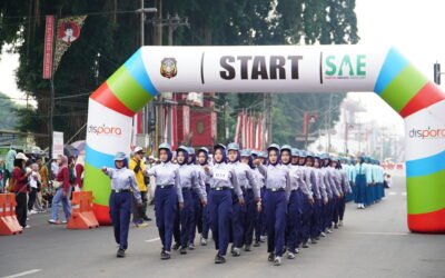 Tiga Pleton SMKS Islam 1 Kota Blitar Semarakkan Lomba Gerak Jalan HUT ke-81 RI, Tunjukkan Disiplin dan Jiwa Nasionalisme