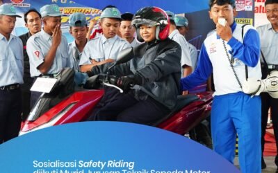 Safety Riding Bersama MPM Honda Jatim, SMKS Islam 1 Kota Blitar Cetak Pelopor Keselamatan Berkendara Sejak Bangku Sekolah