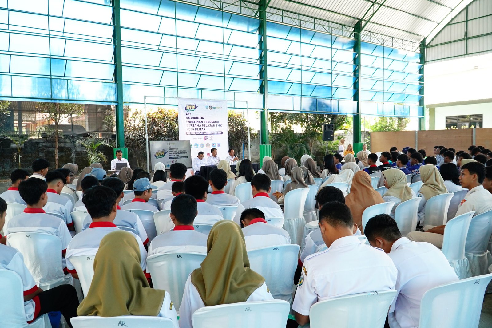 Bekali Calon Wirausahawan Muda, SMKS Islam 1 Kota Blitar Jadi Tuan Rumah Sosialisasi Perizinan Berusaha DPMPTSP Kota Blitar