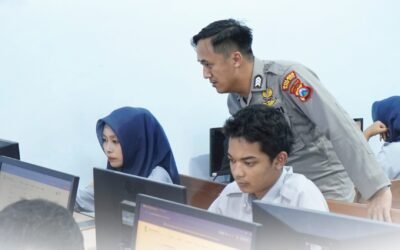 Polres Blitar Kota Gandeng SMKS Islam 1 Blitar Gelar Edukasi dan Praktik Artificial Intelligence