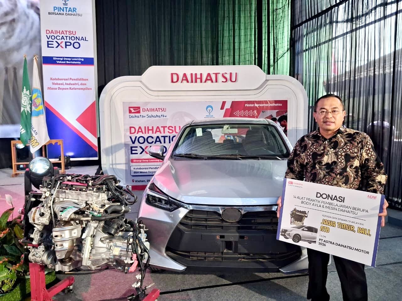 Hadiri Daihatsu Vocational Expo 2026 di Klaten, SMKS Islam 1 Kota Blitar Pamerkan Inovasi Trainer IoT dan Terima Donasi Unit Praktik Mobil